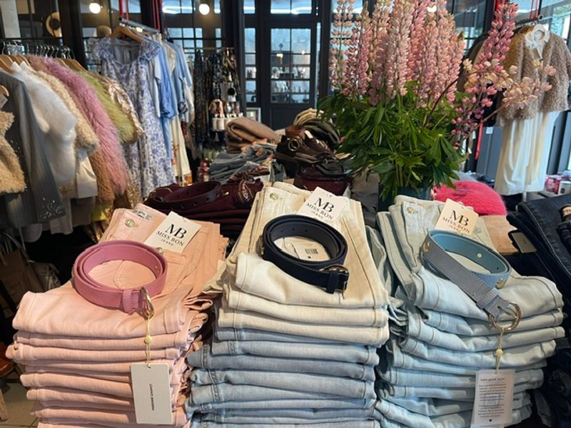 Miss Bon  - stretch jeans, rosa, naturhvit og burgunder, lys blå